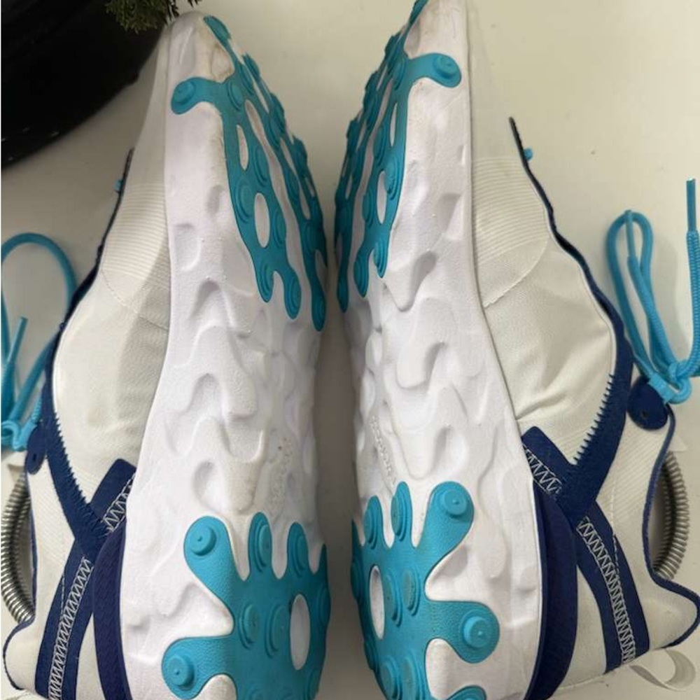 Nike Kids Navy and White Sneakers - Picture 5 of 7